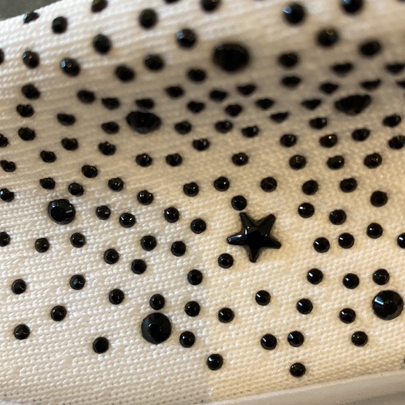 Shoes, slip on, white and black size 6, light weight, no name no brand - Picture 8 of 8